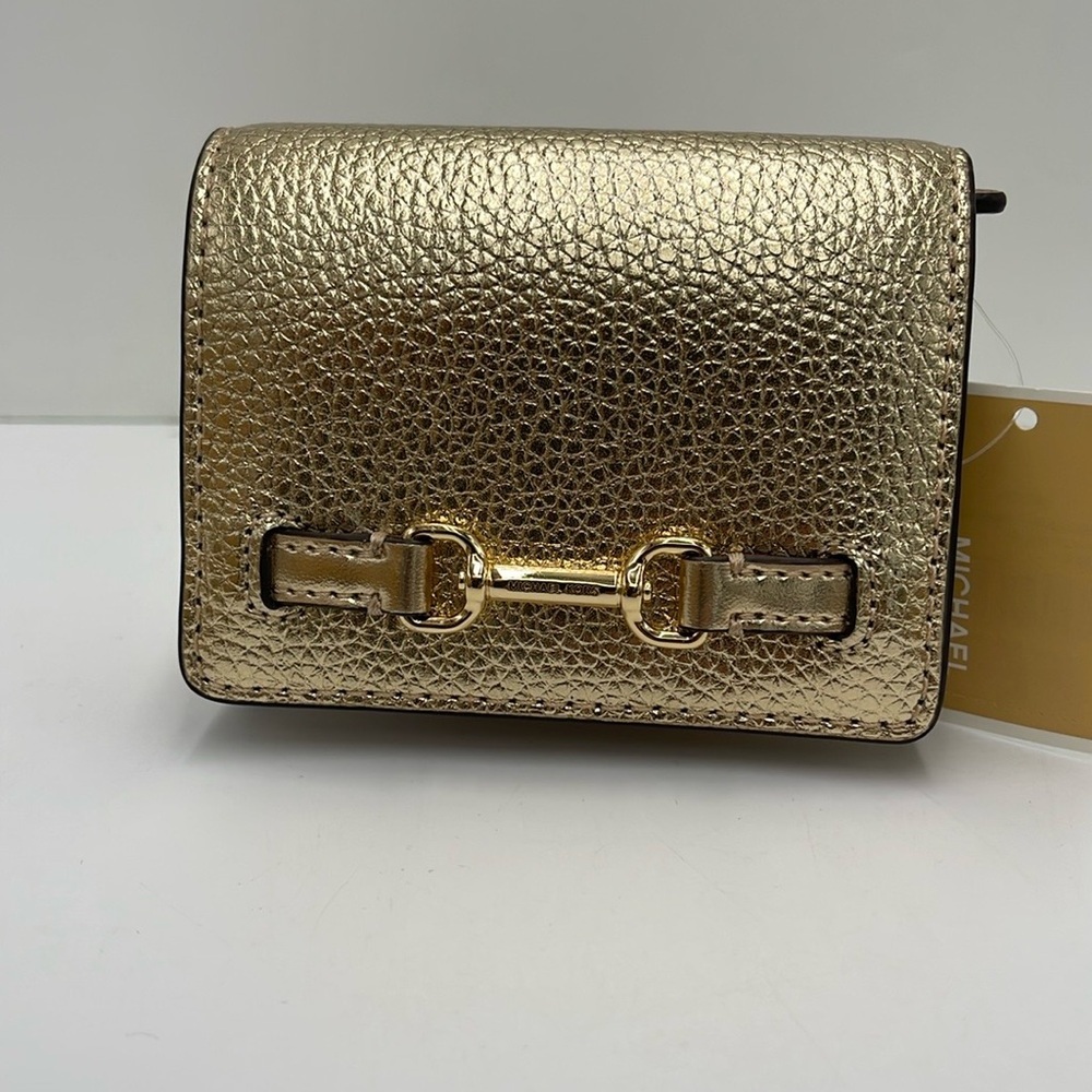 MICHAEL KORS
Carson Small Metallic Pebbled Leather Wallet
Pale Gold 
NWT - Picture 8 of 16